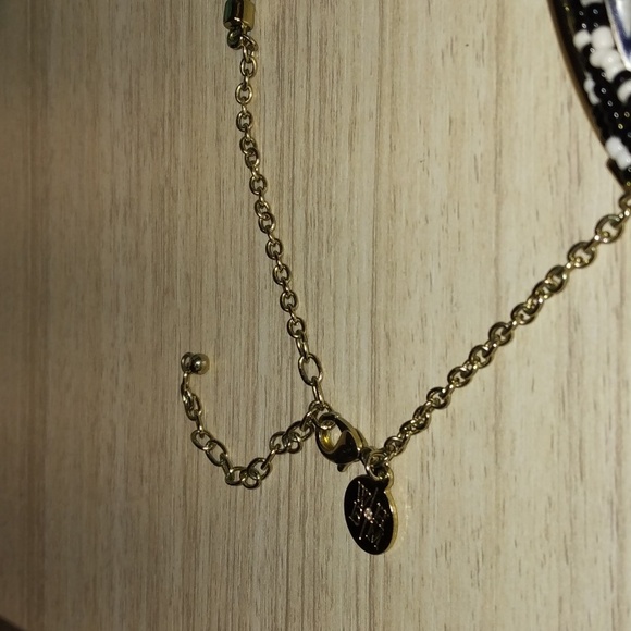 3-8-68 White house/Black market goldtone good condition - Picture 4 of 5